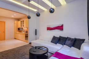 Extravaganzzo - Super Central One Bedroom Modern Apartment